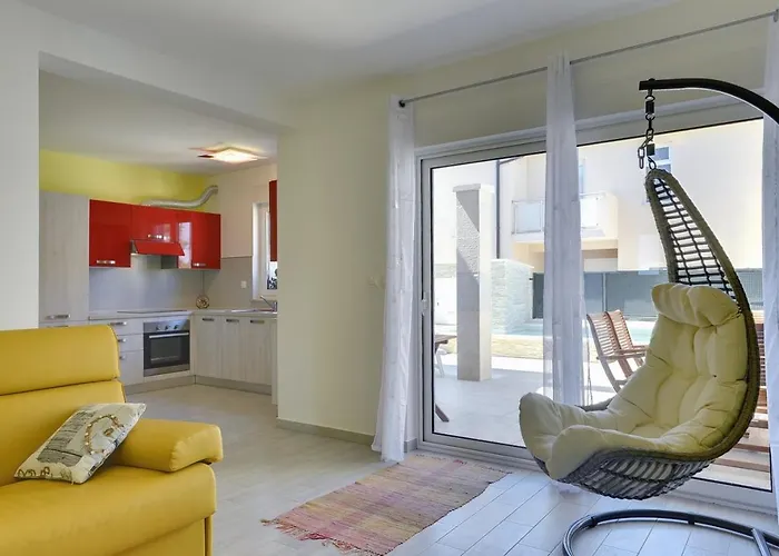 Strandnahe Mit Privatem Pool, Wlan, Terrasse, Grill *