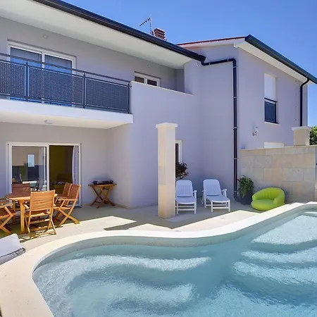 Strandnahe Mit Privatem Pool, Wlan, Terrasse, Grill Дом отдыха