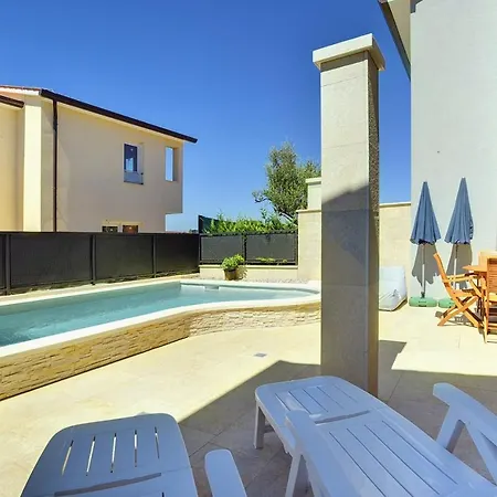 Strandnahe Mit Privatem Pool, Wlan, Terrasse, Grill * Banjole