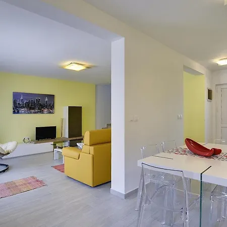 Strandnahe Mit Privatem Pool, Wlan, Terrasse, Grill Banjole